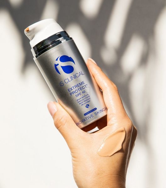 Солнцезащитный увлажняющий крем iS Clinical Extreme Protect SPF40 5 g 000342 фото