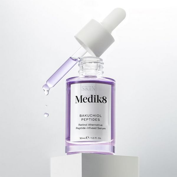 Пептидна сироватка з бакучіолом для обличчя Medik8 Bakuchiol Peptides 30 ml 000250 фото