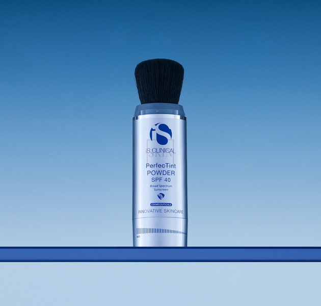 Солнцезащитная пудра со щеточкой iS Clinical PerfecTint Powder SPF40 7g Ivory 000463 фото